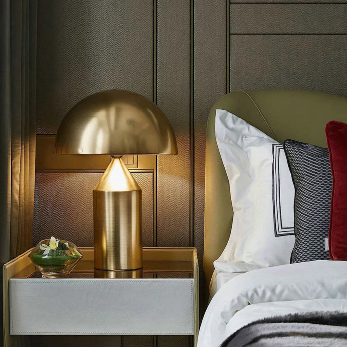 Modern Metal Table Lamp With Adjustable Color Temperature — Greenwich Home & Living